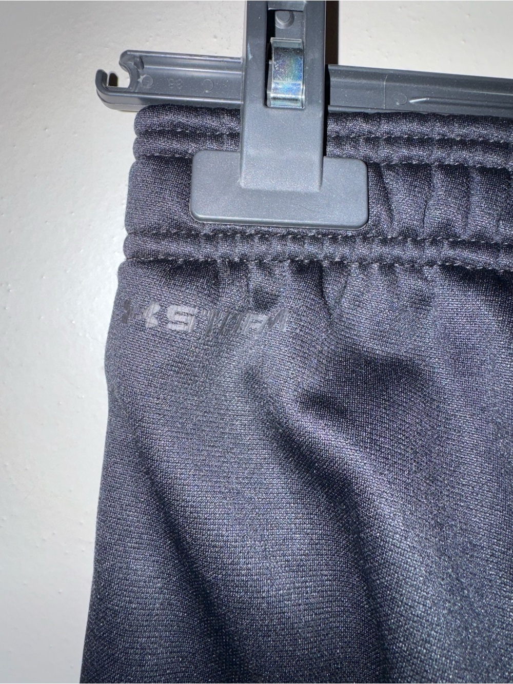 Under Armour Black Sweatpants with Red Logo Black Camo Joggers Size Youth Large - Picture 14 of 15